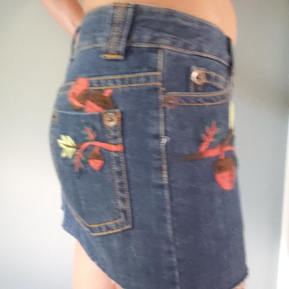 Denim skirt with embroidered squirrel, acorns, and leaves - Picture 6 of 7